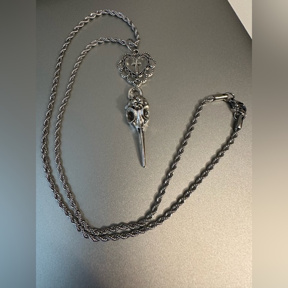 Bird Skull Pendant Necklace Silver Tone Heart and Cross Ravenous Bird Skull - Picture 2 of 7